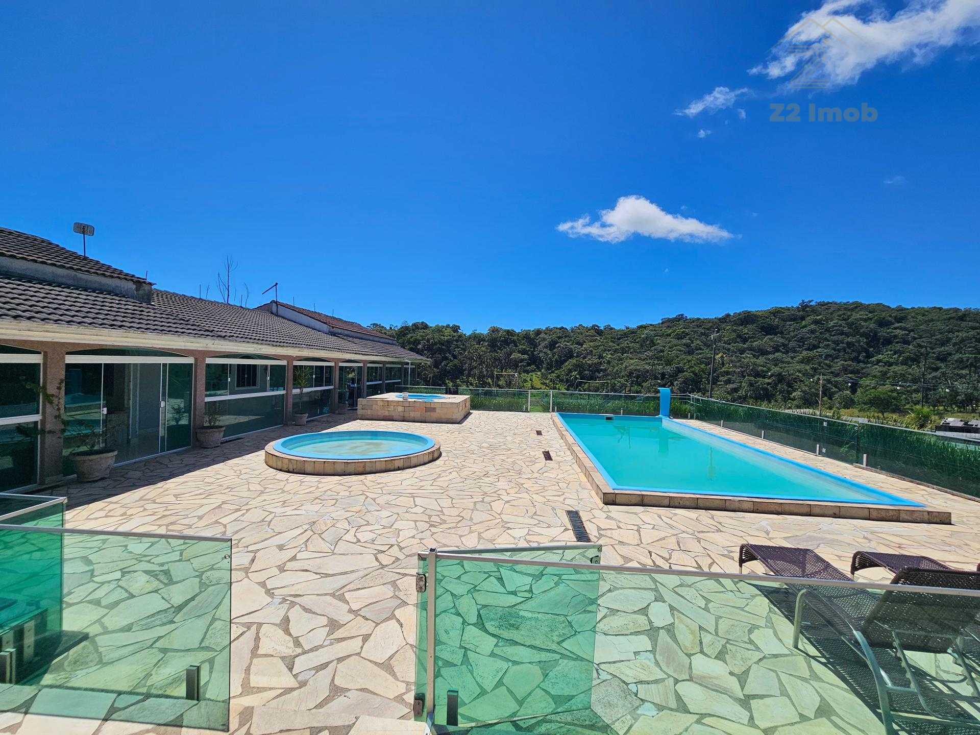 Chácara completa com 46.146 m , lagos, piscina e salão de fest...