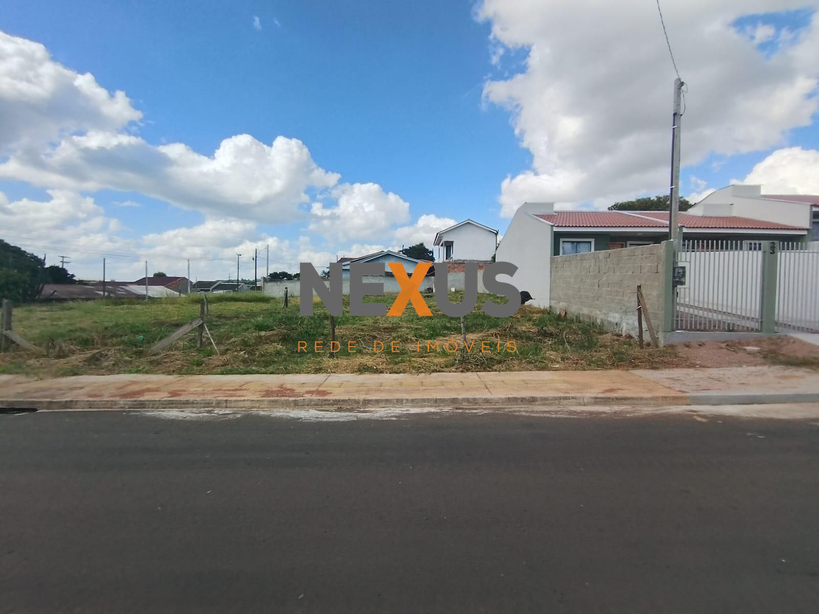 2 Terrenos  esquina e meio de quadra  com 376,50 m  cada. Regi...