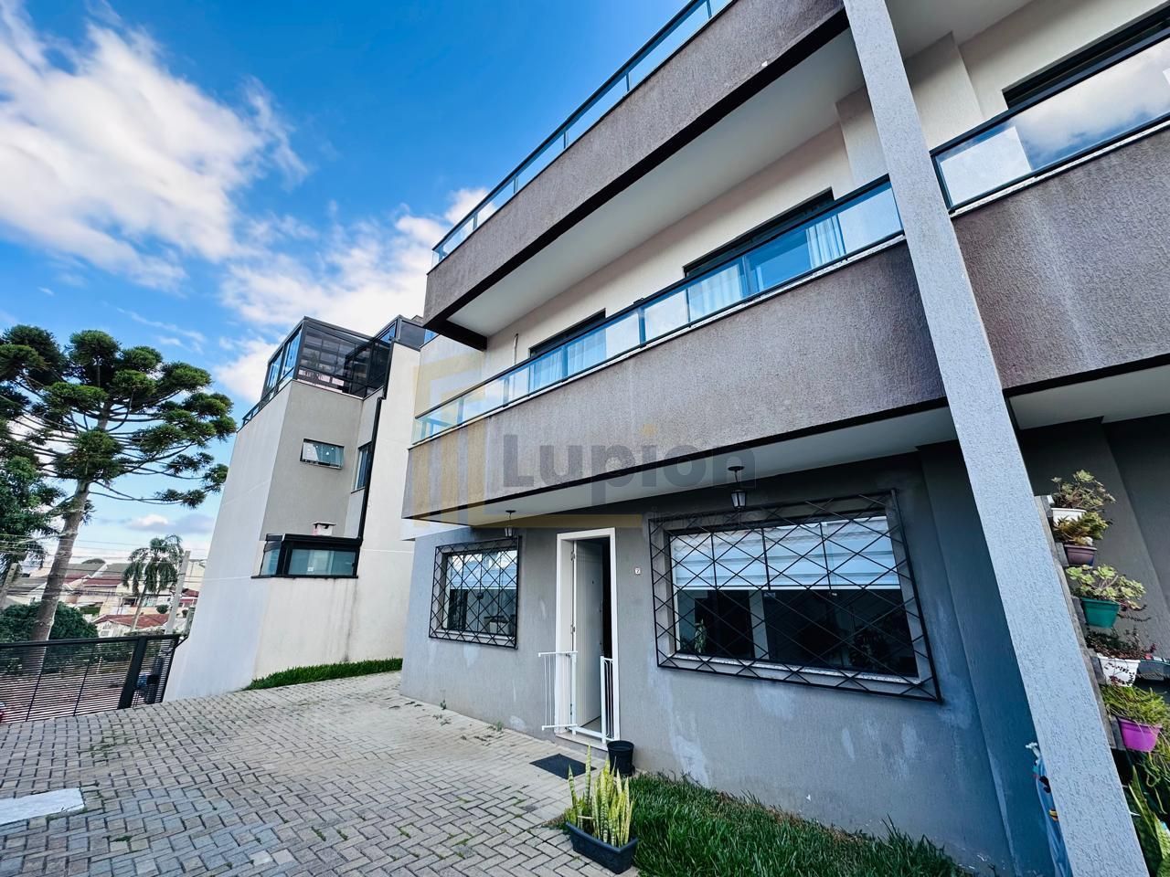 Sobrado dos Sonhos no Uberaba   3 Quartos, Suíte, Terraço e 2 ...