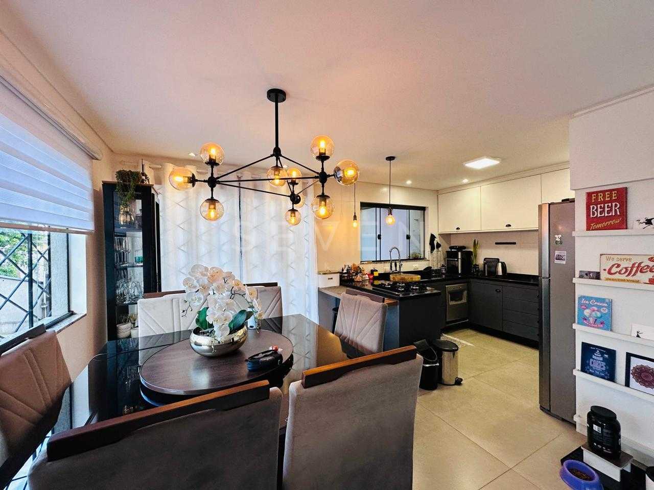 Sobrado dos Sonhos no Uberaba   3 Quartos, Suíte, Terraço e 2 ...