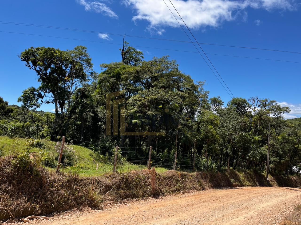 Chácara com 20.000 m  em meio à natureza a 26 km de São José d...