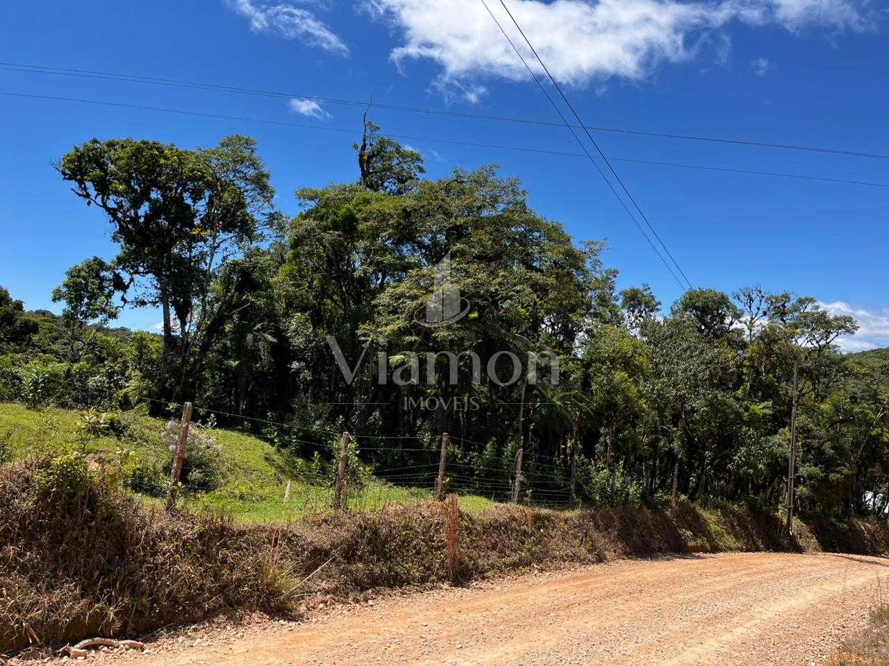 Chácara com 20.000 m  em meio à natureza a 26 km de São José d...