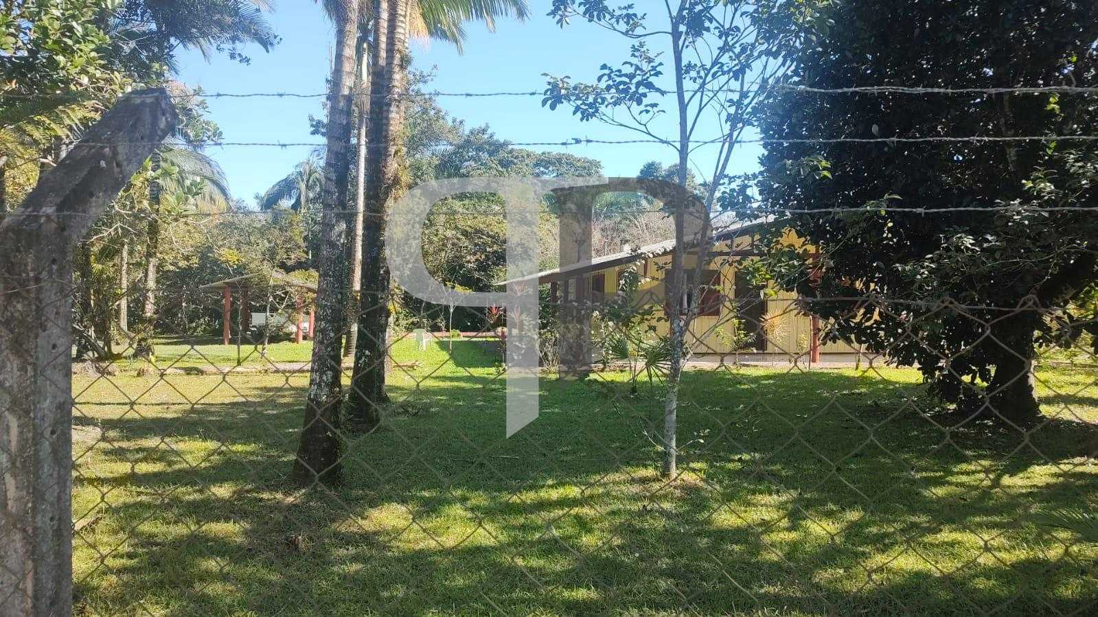Chácara 33 mil m² à venda na Baía de Guaratuba com nascente, c...