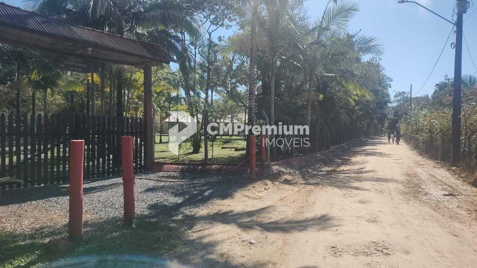 Chácara 33 mil m  à venda na Baía de Guaratuba com nascente, c...