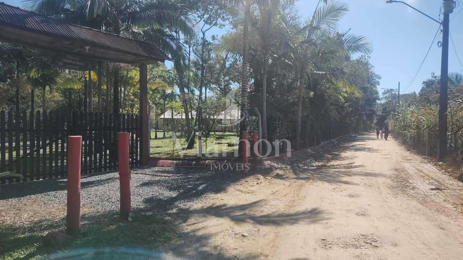 Chácara 33 mil m  à venda na Baía de Guaratuba com nascente, c...