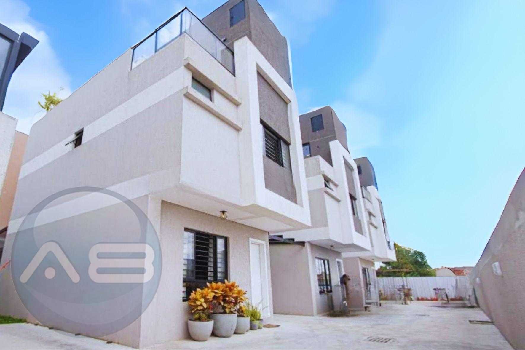 Sobrado mobiliado com terraço | 3 quartos com suíte em Curitiba