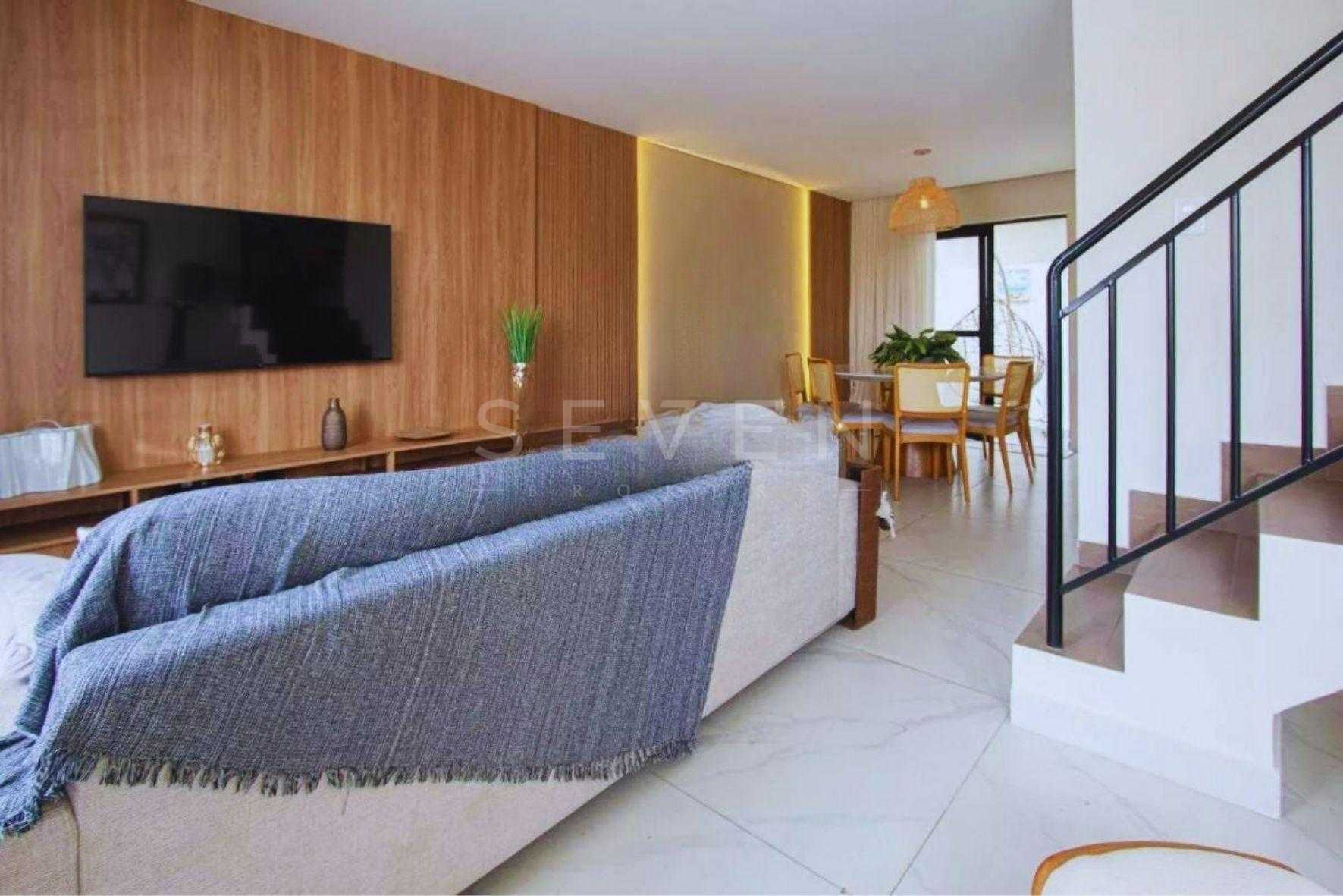 Sobrado mobiliado com terraço | 3 quartos com suíte no Xaxim e...