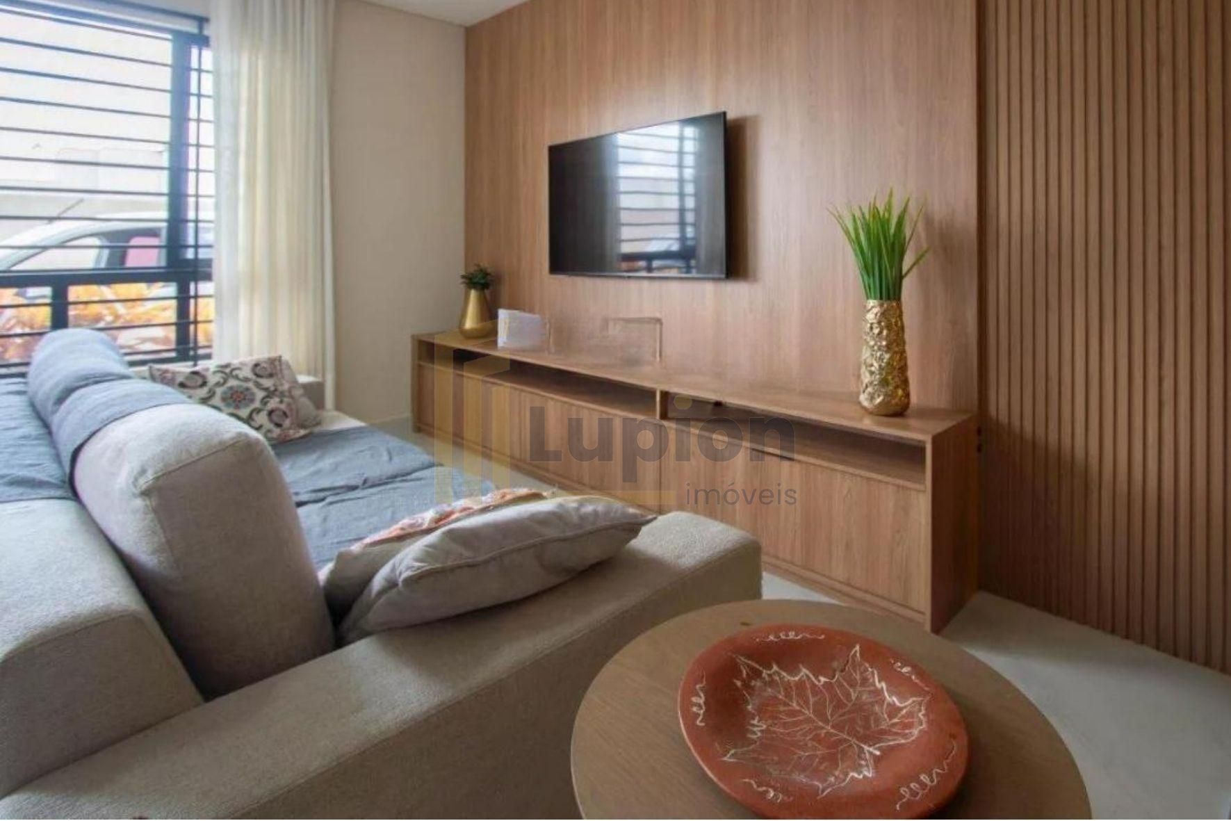 Sobrado mobiliado com terraço | 3 quartos com suíte no Xaxim e...