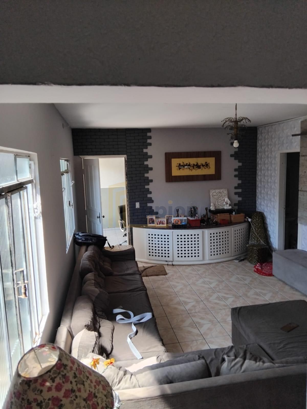 Sobrado com 4 quartos em Caiobá a 1 km da Praia Brava com 157 ...