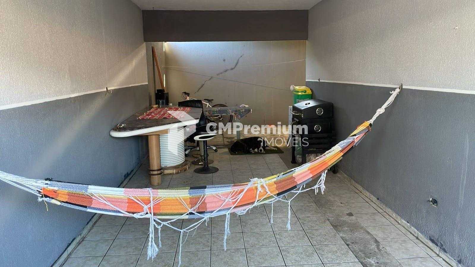 Sobrado com 4 quartos em Caiobá a 1 km da Praia Brava com 157 ...