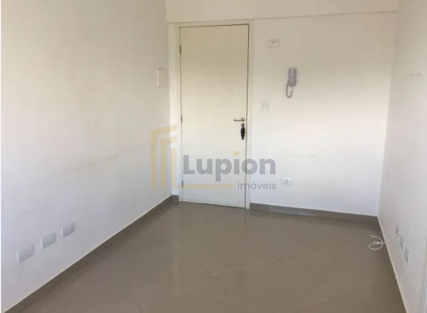 Apartamento 40m  no Portão ao lado do Terminal e Shopping Pall...