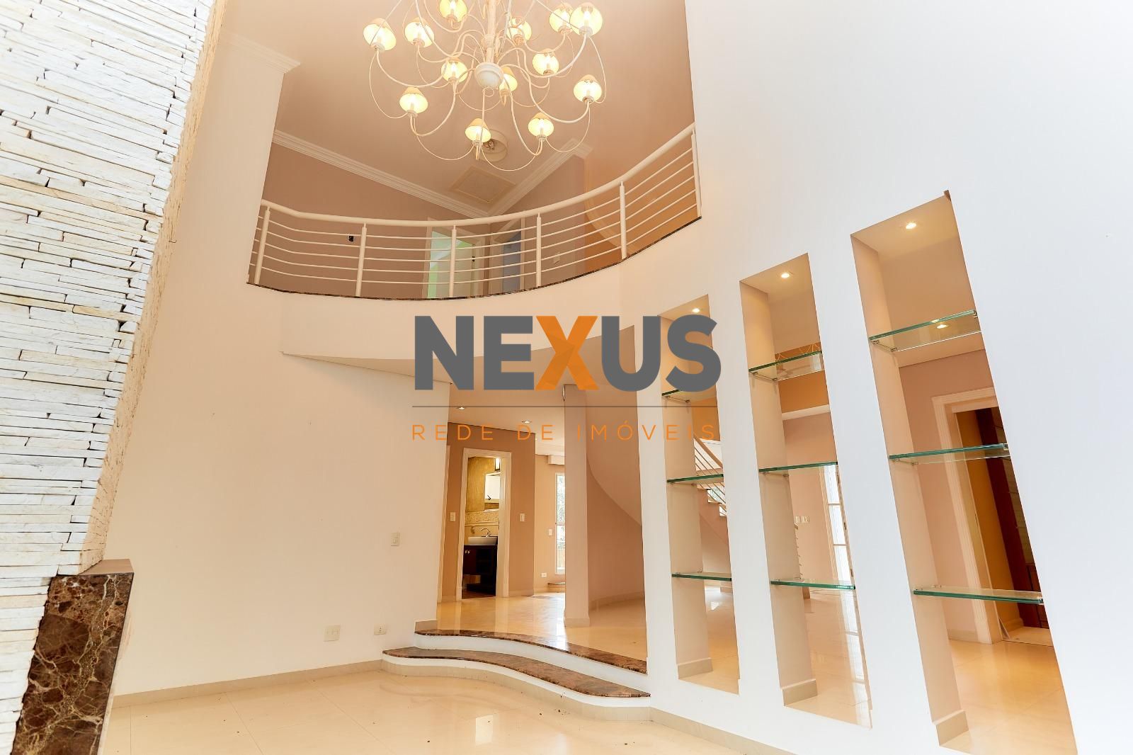 Residência de Luxo no Lomas de Navarra com 4 Suítes, 469m² e T...
