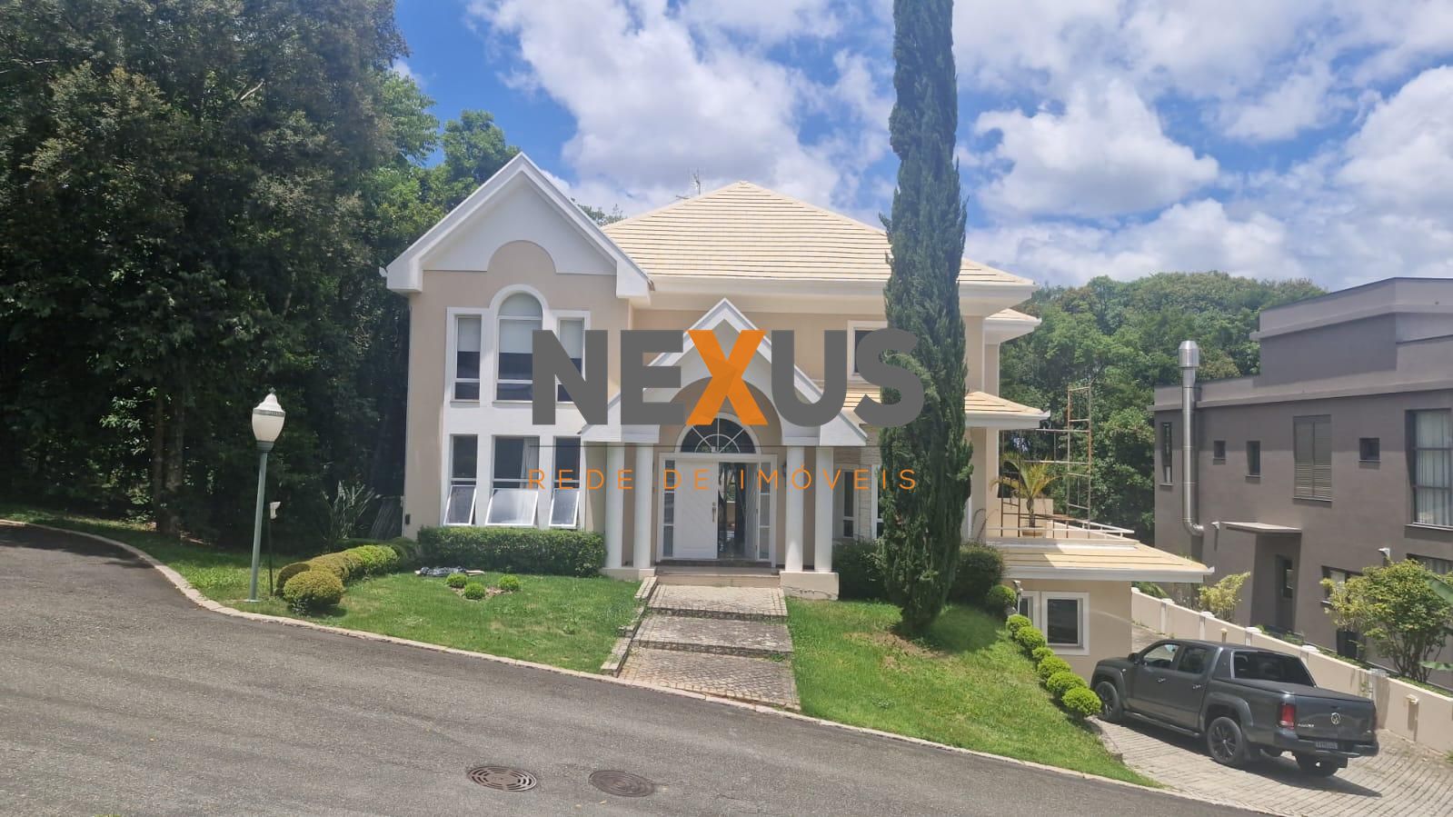 Residência de Luxo no Lomas de Navarra com 4 Suítes, 469m e T...