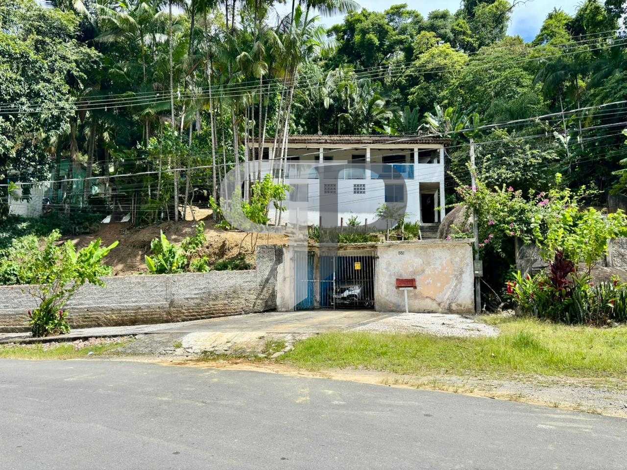 Terreno  1.980 m com 6 studios e casa principal na serra a 750...