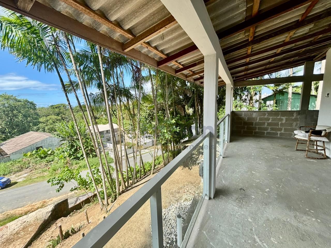 Terreno aproximadamente  2000m com 6 studios casa principal na...