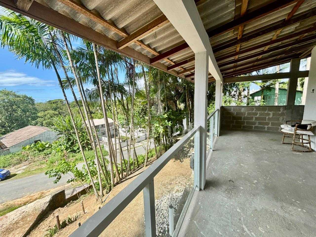 Terreno aproximadamente  2000m com 6 studios casa principal na...