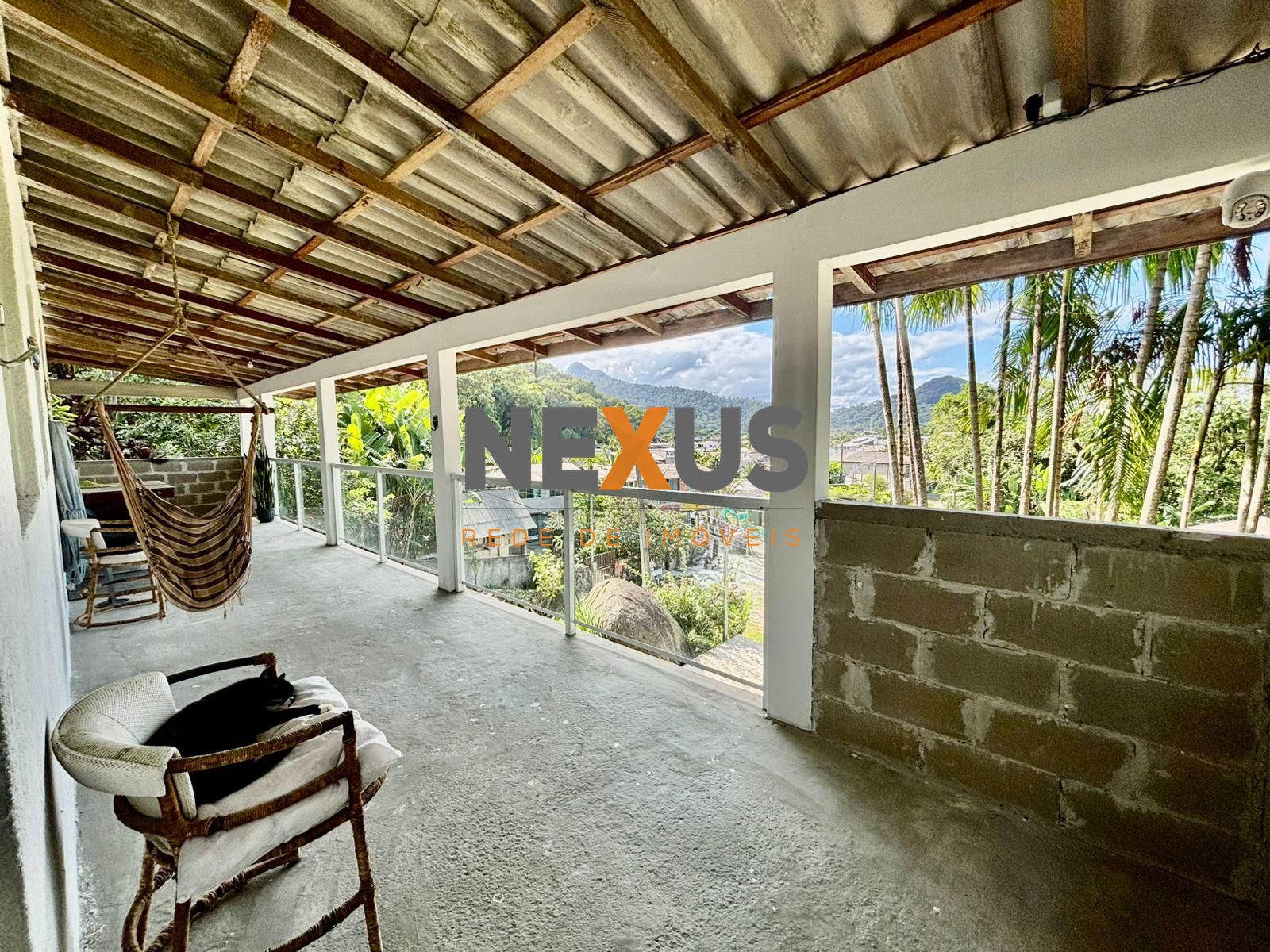 Terreno aproximadamente  2000m com 6 studios casa principal na...