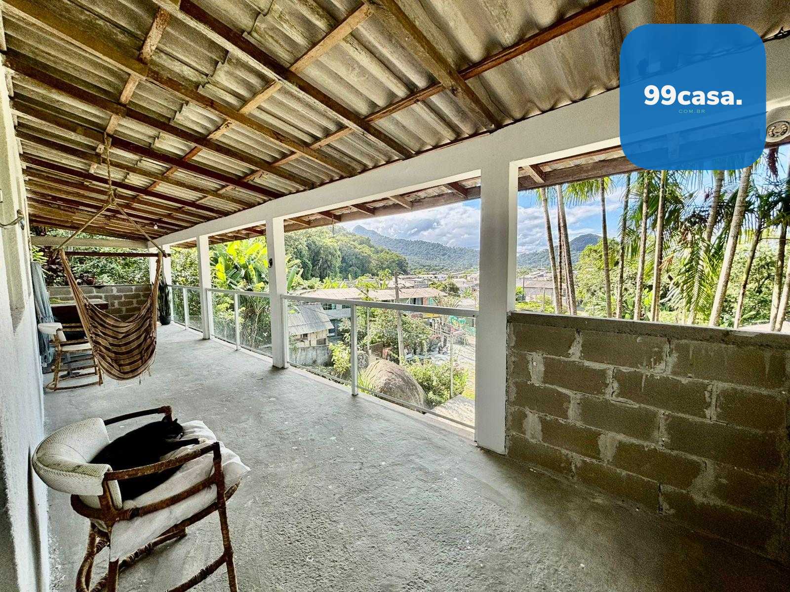 Terreno aproximadamente  2000m com 6 studios casa principal na...