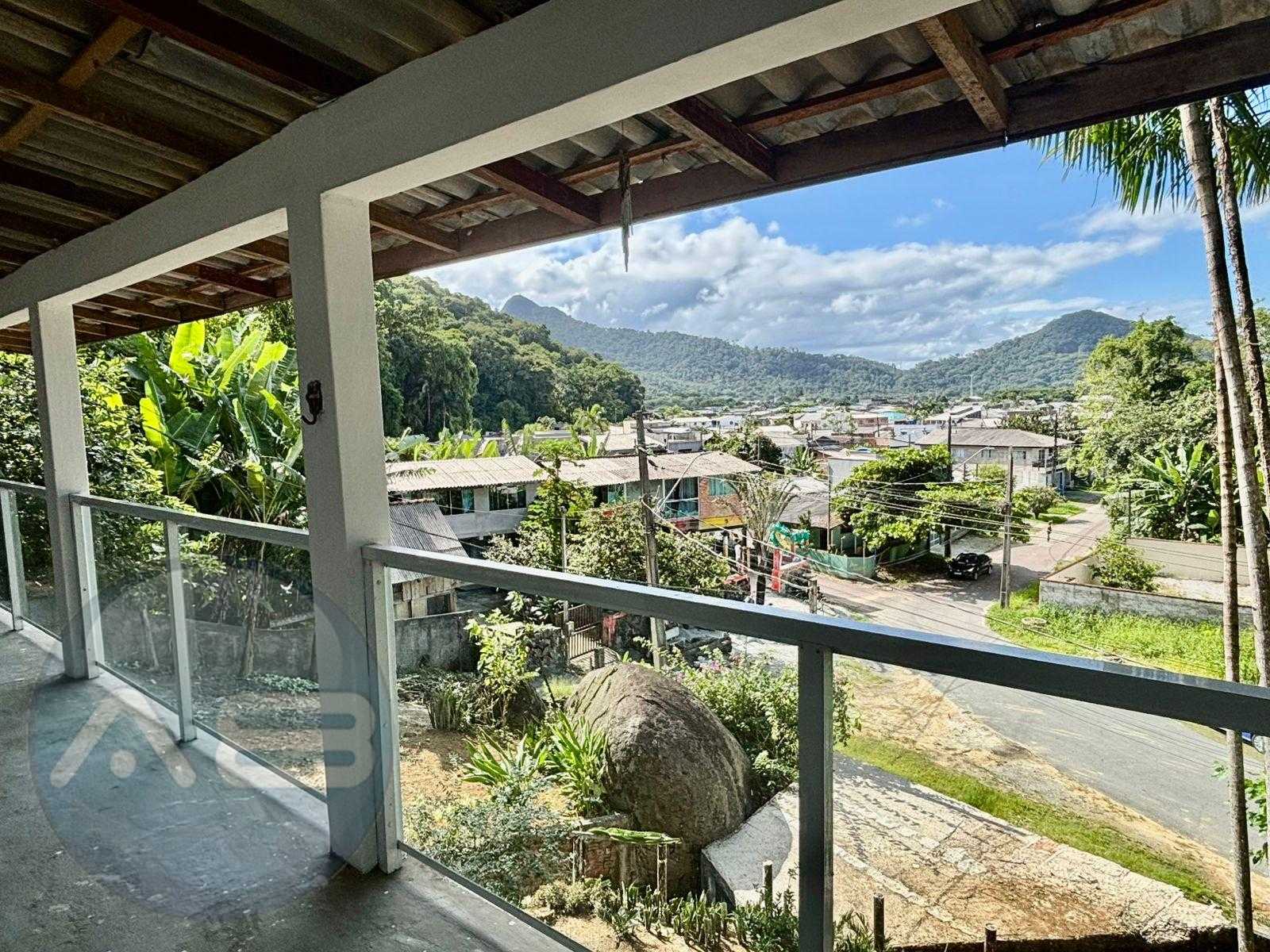 Terreno aproximadamente  2000m com 6 studios casa principal na...