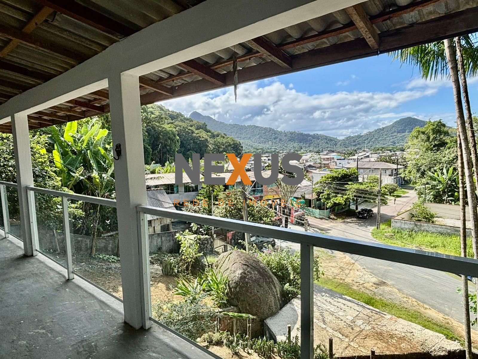 Terreno aproximadamente  2000m com 6 studios casa principal na...