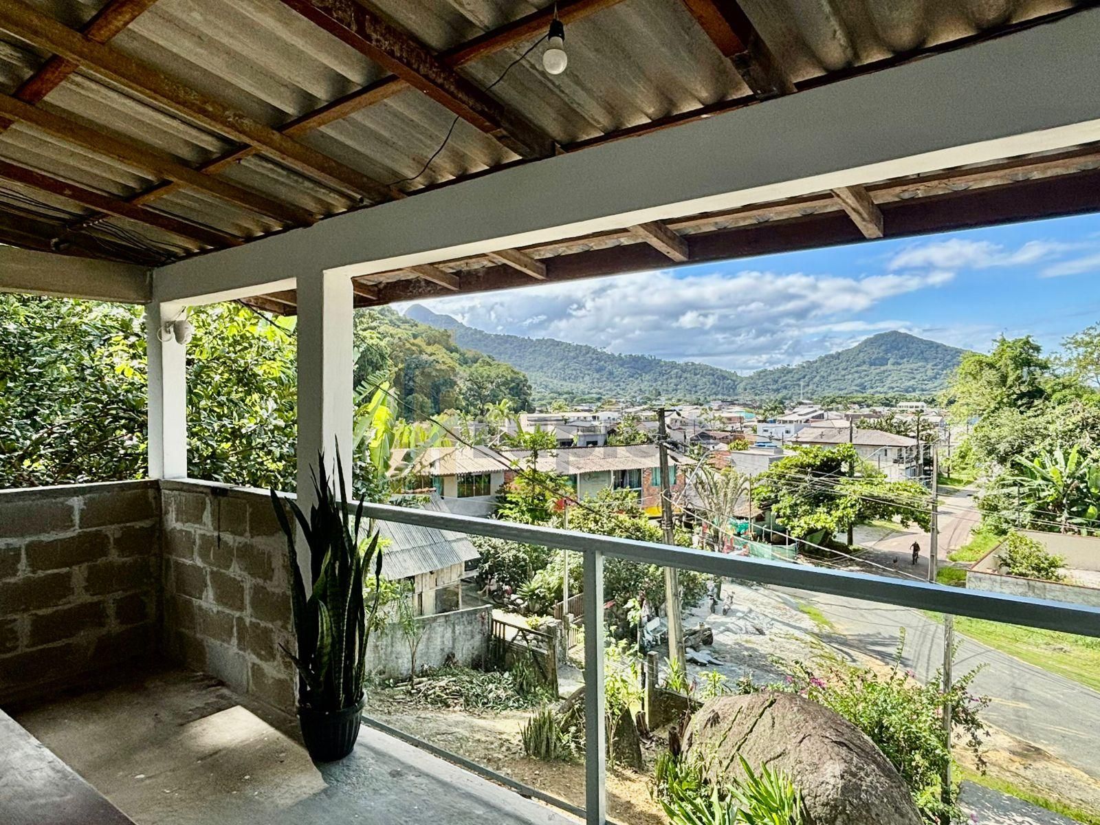 Terreno aproximadamente  2000m com 6 studios casa principal na...