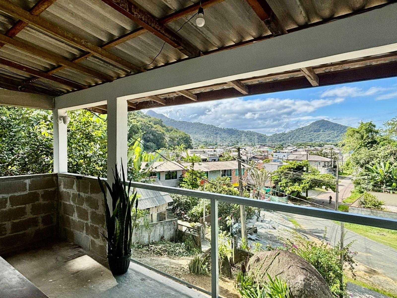 Terreno aproximadamente  2000m com 6 studios casa principal na...