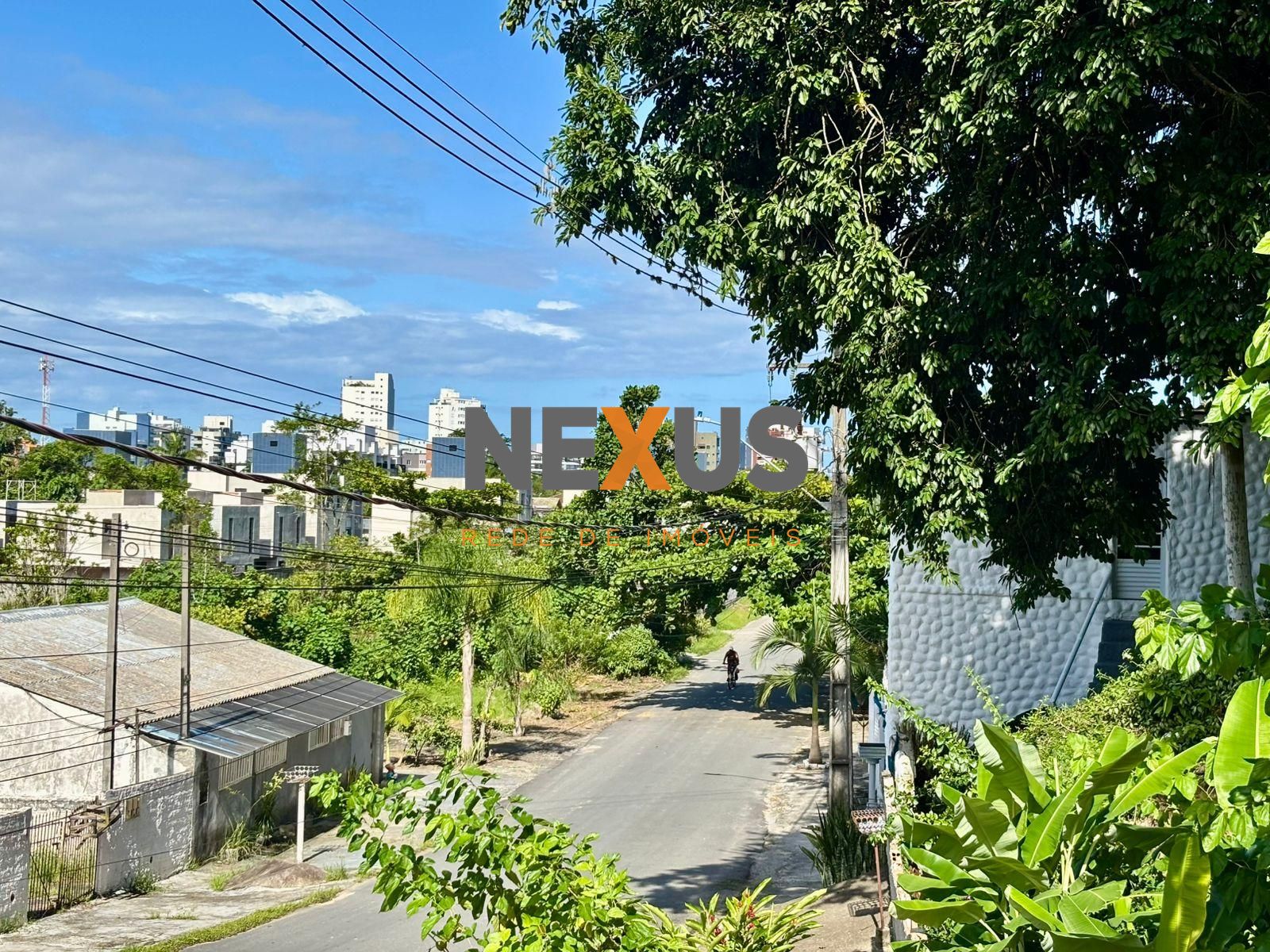 Terreno aproximadamente  2000m com 6 studios casa principal na...