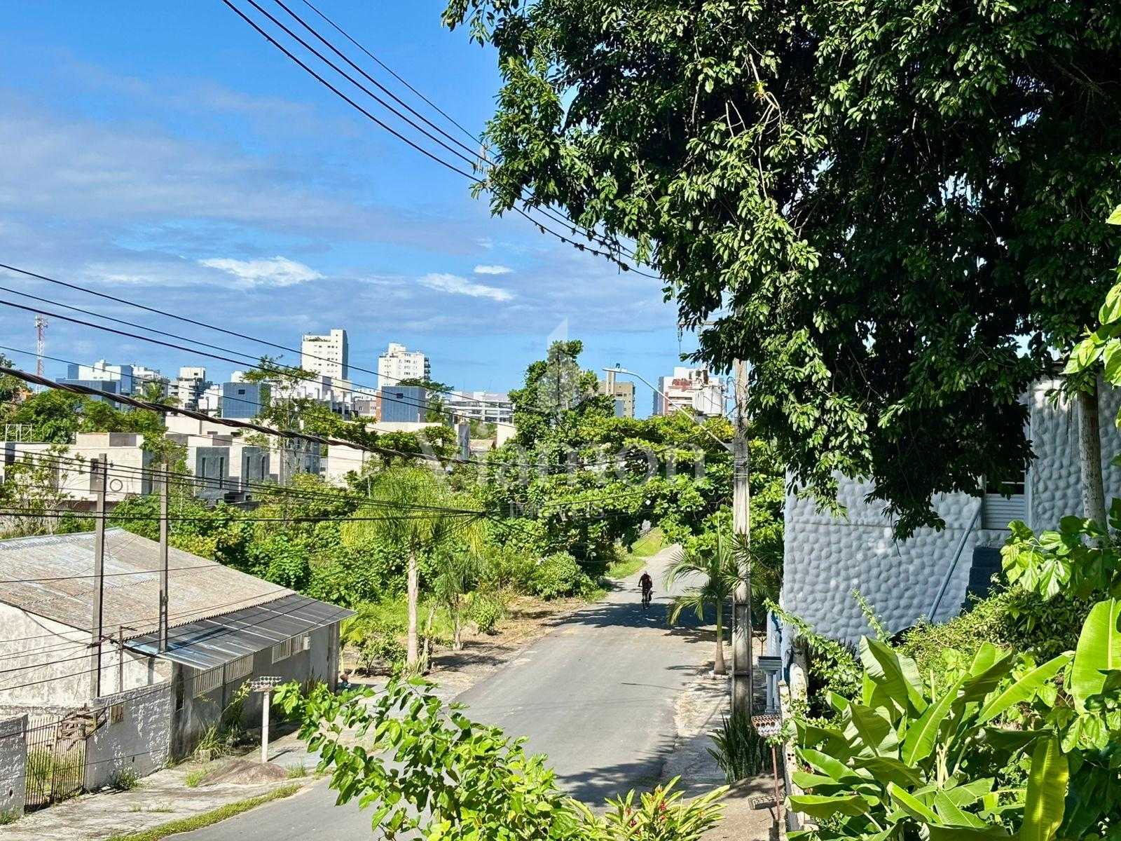 Terreno aproximadamente  2000m com 6 studios casa principal na...