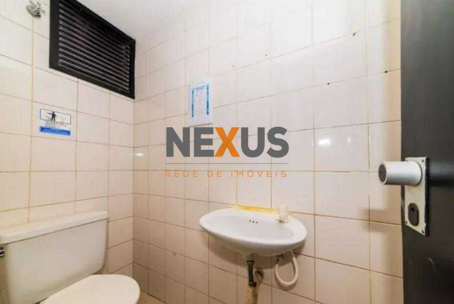 Sala Comercial no Centro de Curitiba com 86m , Pé-Direito Alto...