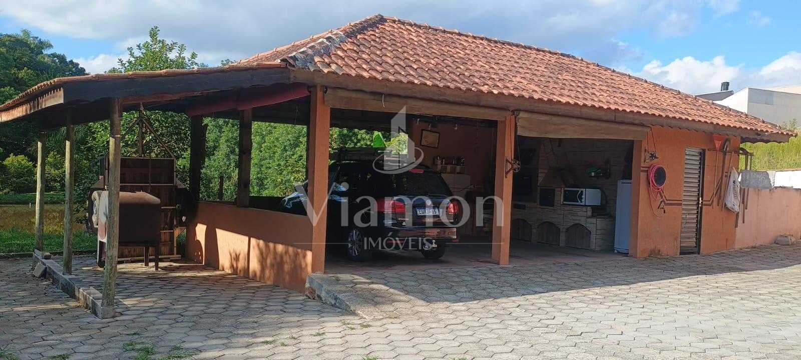 Chácara em Contenda com 3 quartos, pomar, tanque de peixes e 3...