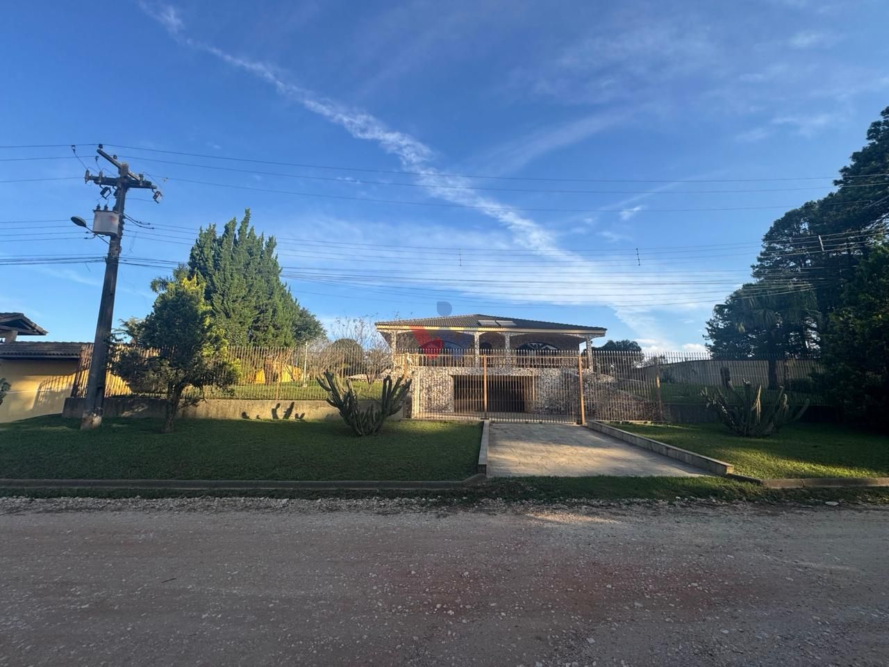 Chácara de Alto Padrão em Colombo com Casa Colonial, Lazer Com...