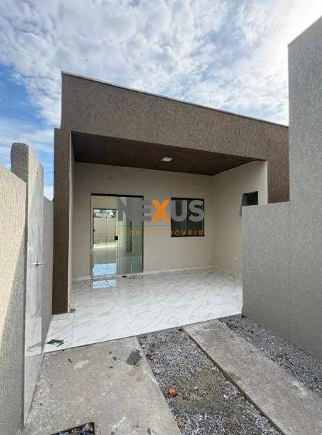 Casa à venda a 640m da praia com 2 quartos, suíte e 3 vagas em...