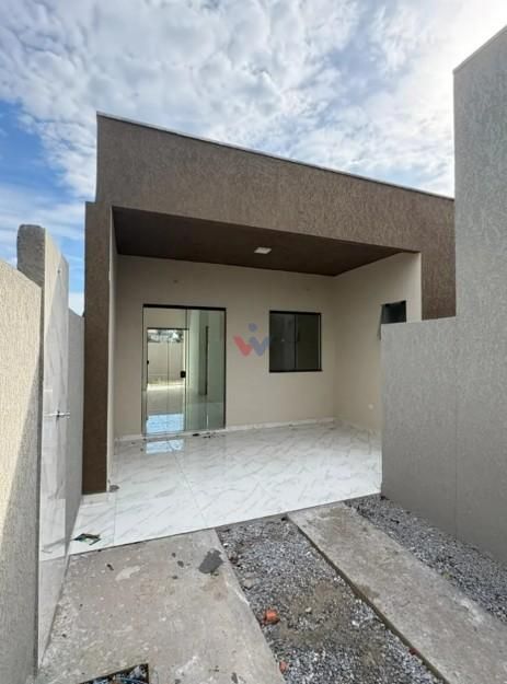 Casa à venda a 640m da praia com 2 quartos, suíte e 3 vagas em...
