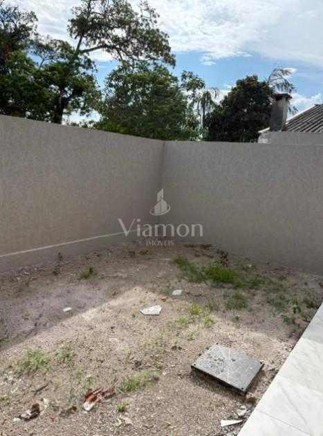 Casa à venda a 640m da praia com 2 quartos, suíte e 3 vagas em...