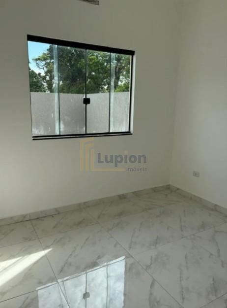 Casa à venda a 640m da praia com 2 quartos, suíte e 3 vagas em...