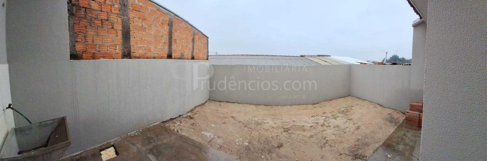 Casa em Ponta Grossa por 180 mil com 2 quartos, conforto, priv...