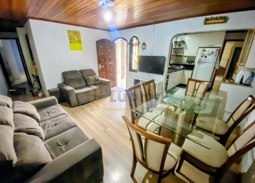 Casa com 3 Quartos, Suíte com Hidromassagem e Terreno de 456m ...