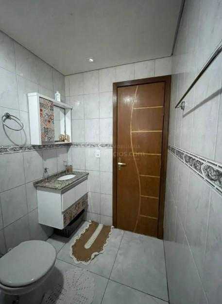 Casa com 3 Quartos, Suíte com Hidromassagem e Terreno de 456m ...