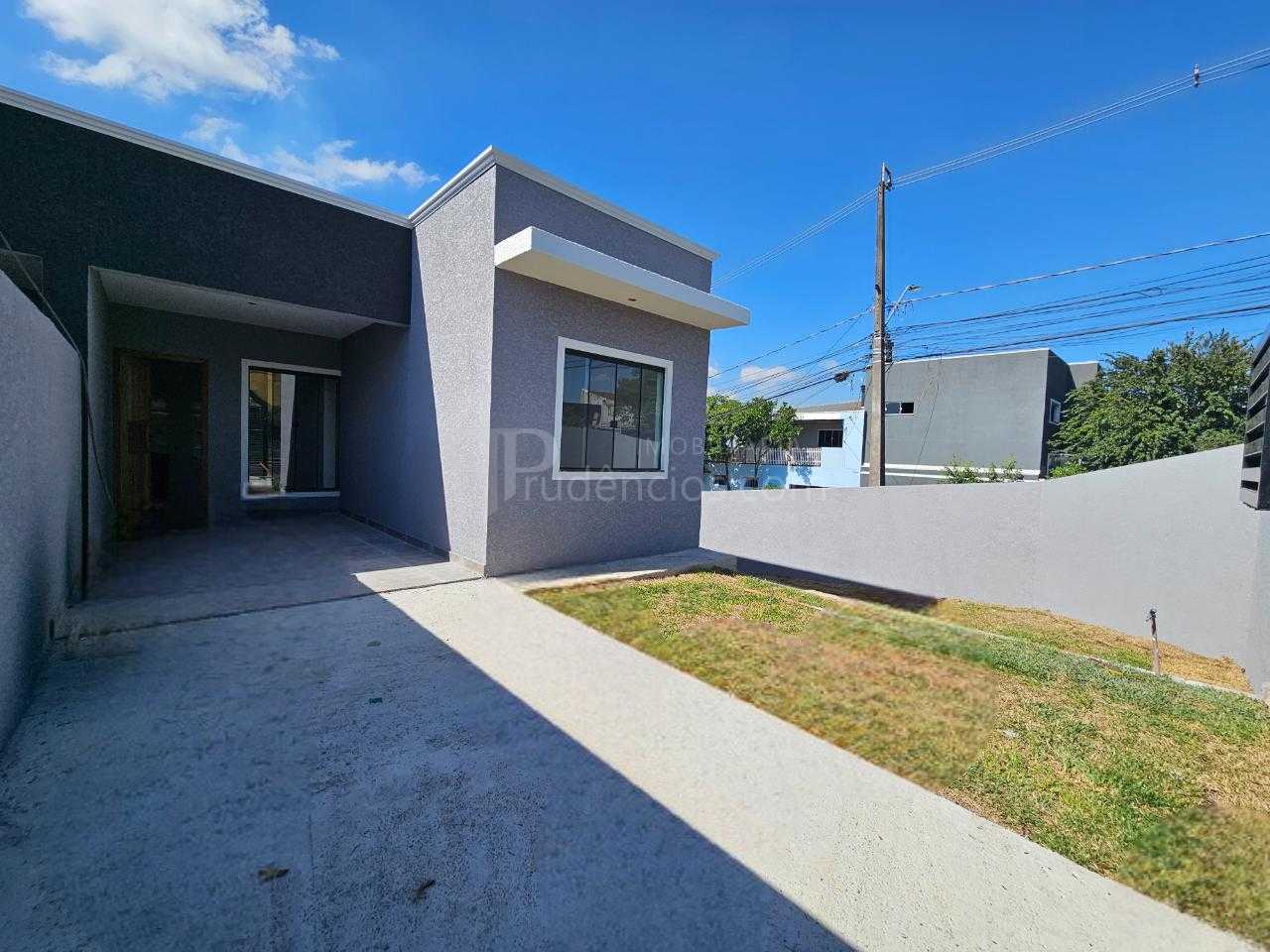 Casa Nova de Esquina com 2 Quartos, Pé Direito Alto e Amplo Es...