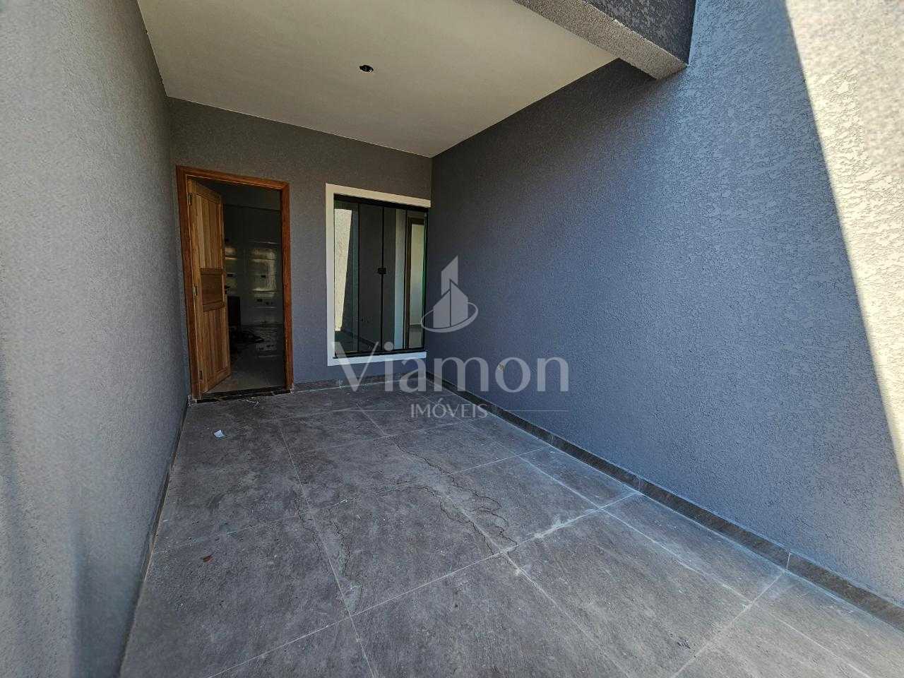 Casa Nova de Esquina com 2 Quartos, Pé Direito Alto e Amplo Es...