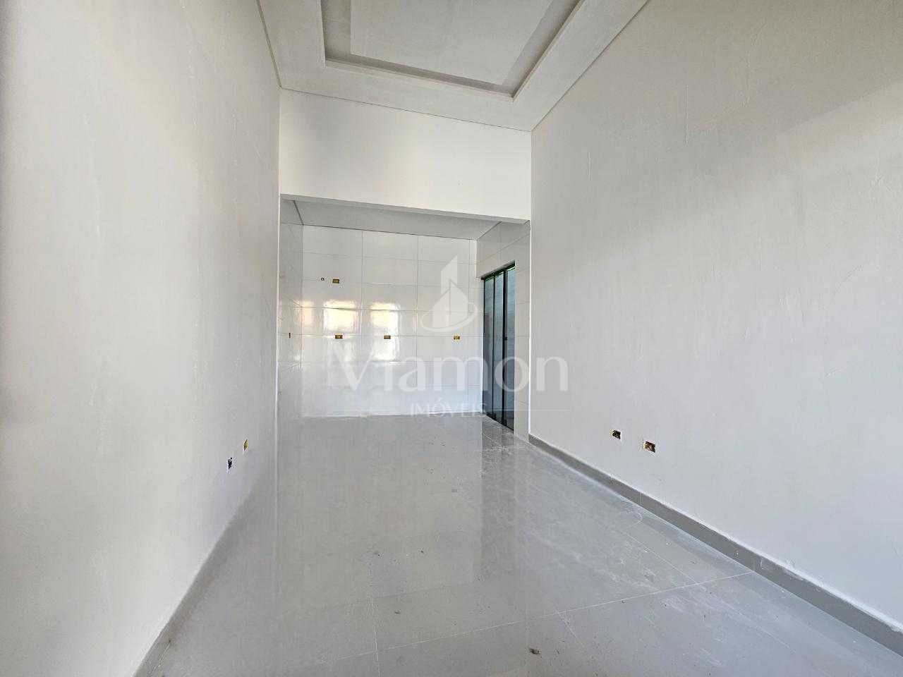 Casa Nova de Esquina com 2 Quartos, Pé Direito Alto e Amplo Es...