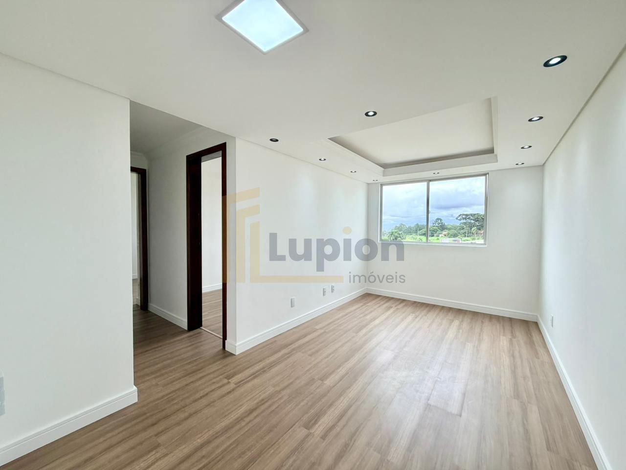 Apartamento Reformado com 2 Quartos, 46m , Último Andar e 1 Va...