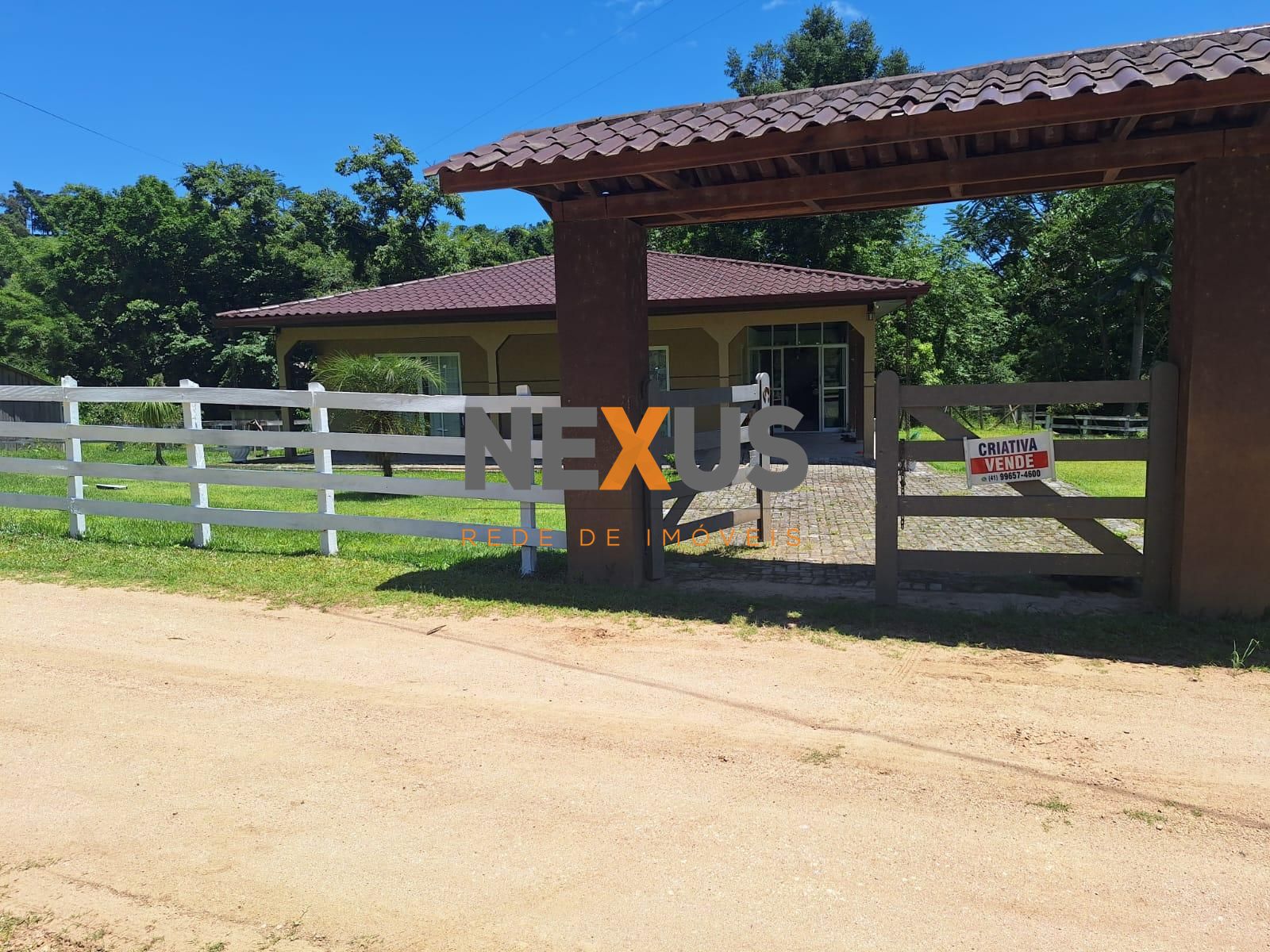 Chácara à Venda em Itaparica com 9.250m², Casa 160m² e Salão d...