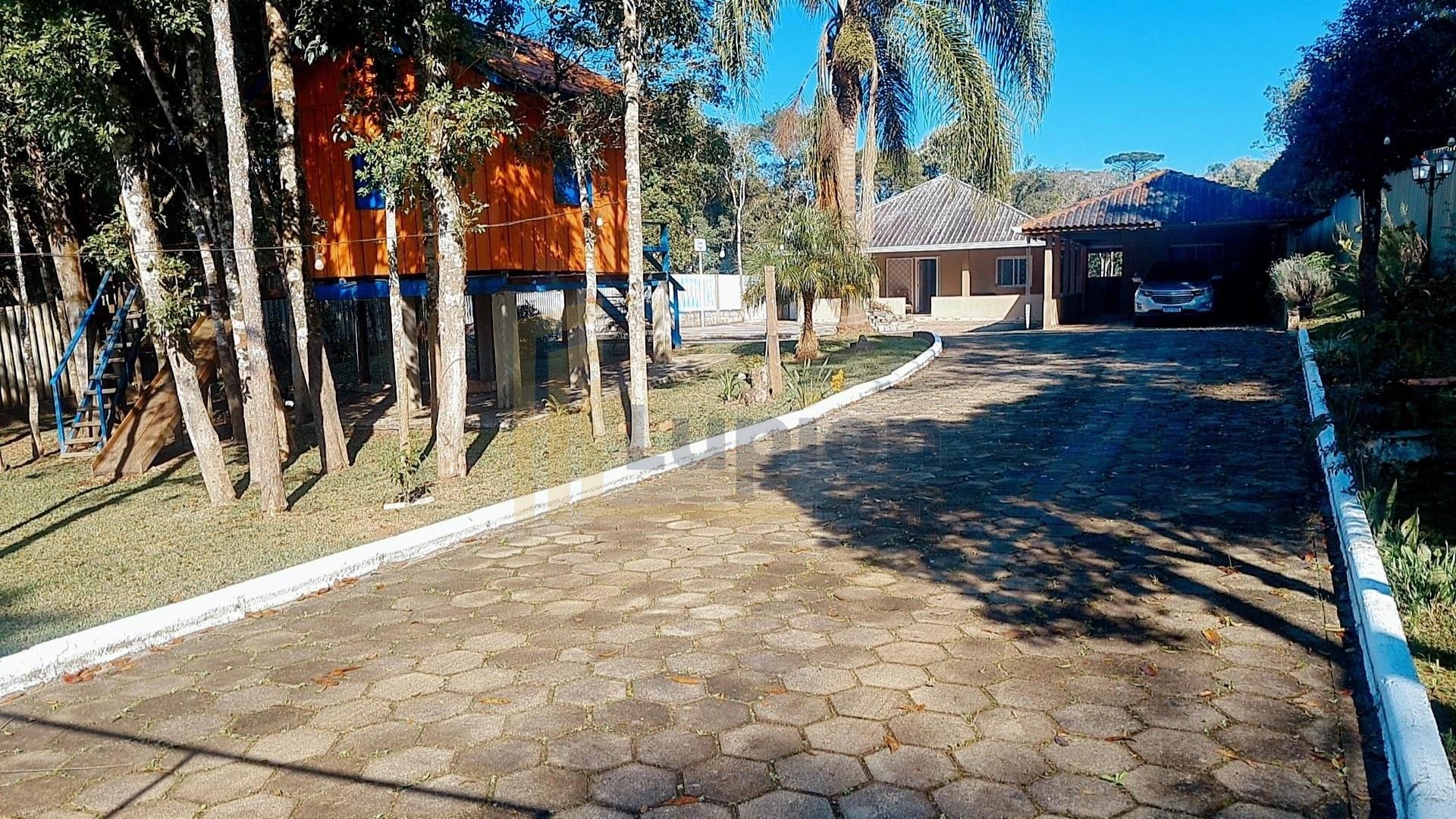 Chácara exclusiva em condomínio com lago, nascentes e 13.500 m...