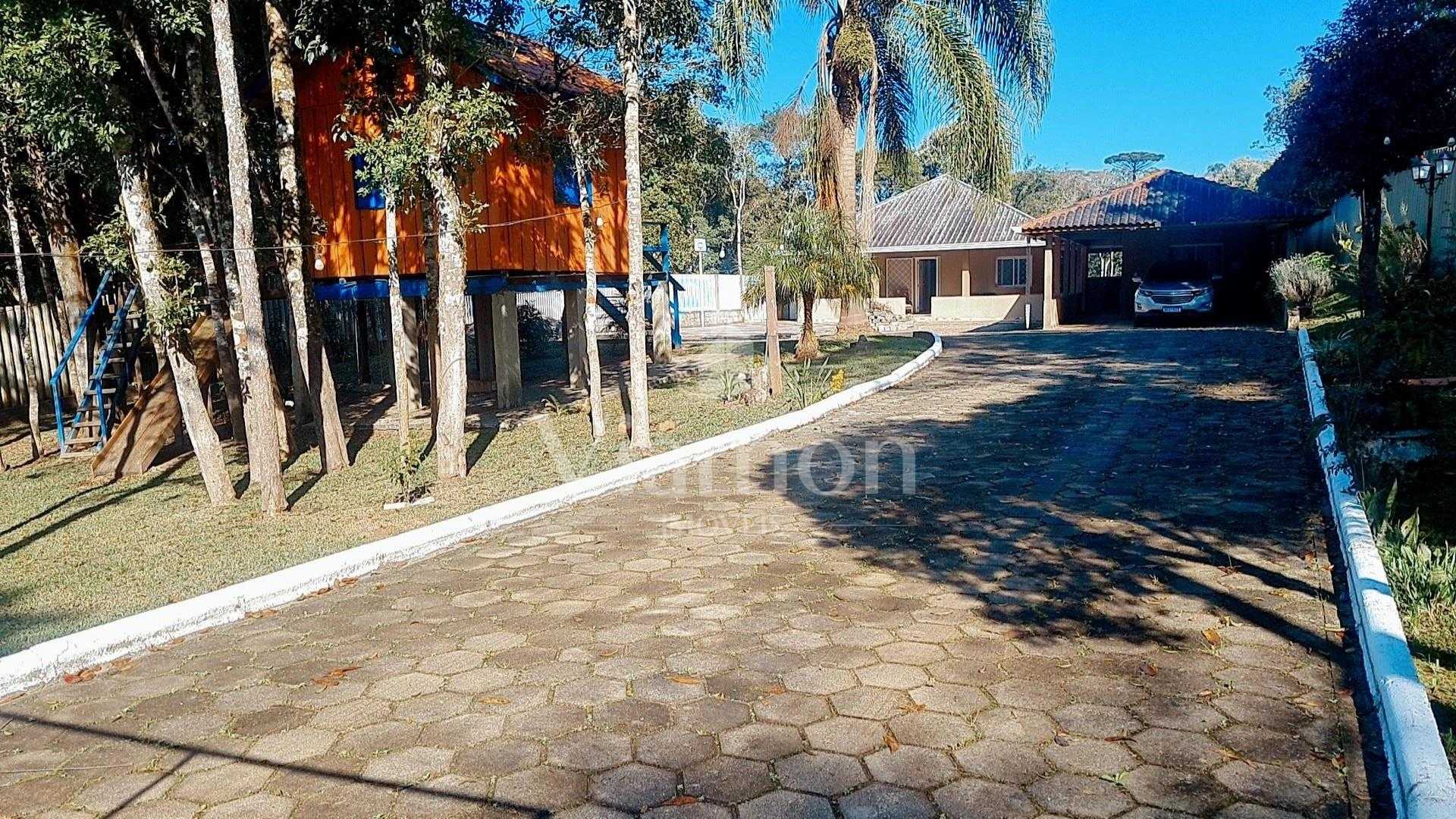 Chácara exclusiva em condomínio com lago, nascentes e 13.500 m...