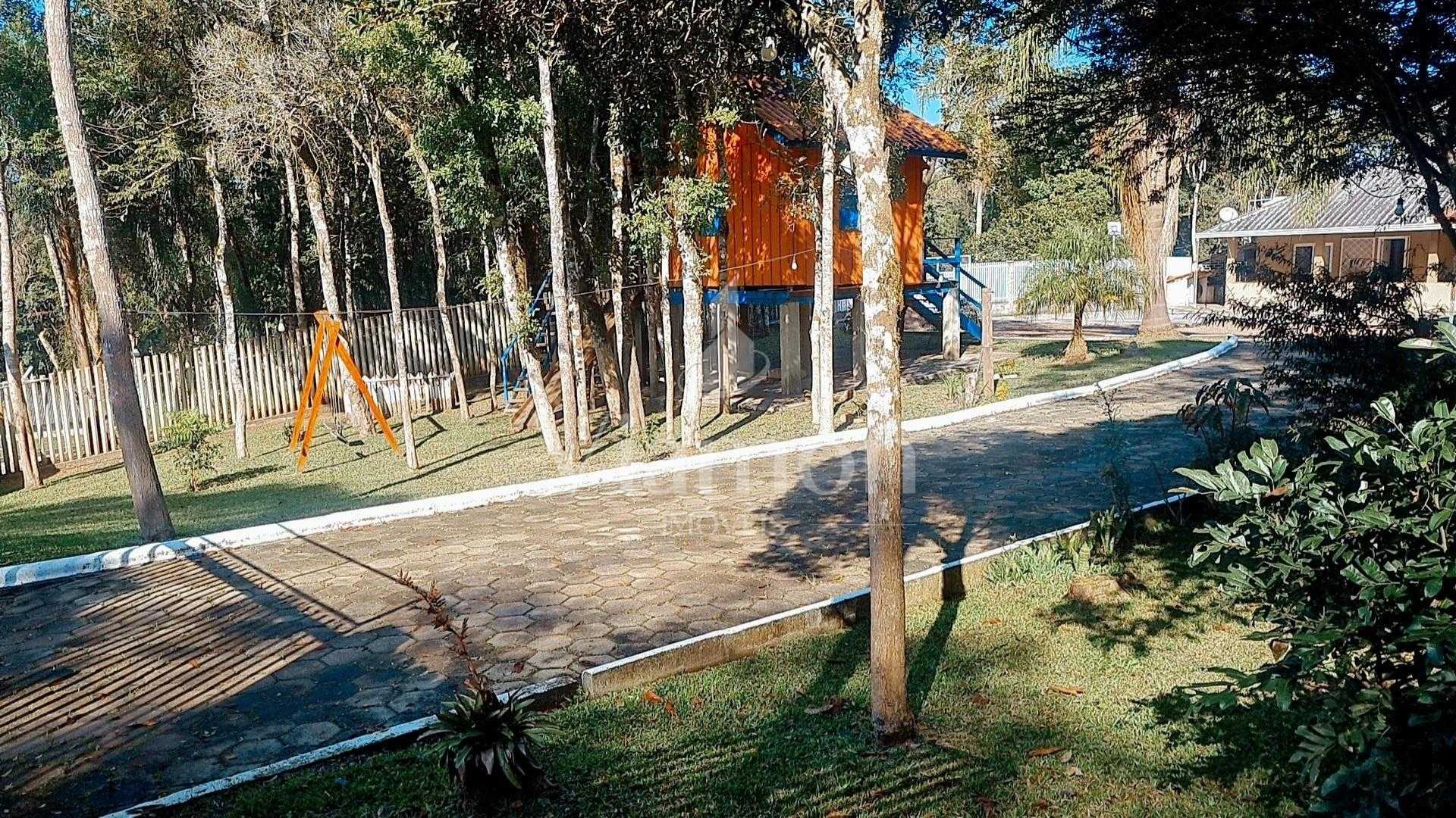 Chácara exclusiva em condomínio com lago, nascentes e 13.500 m...