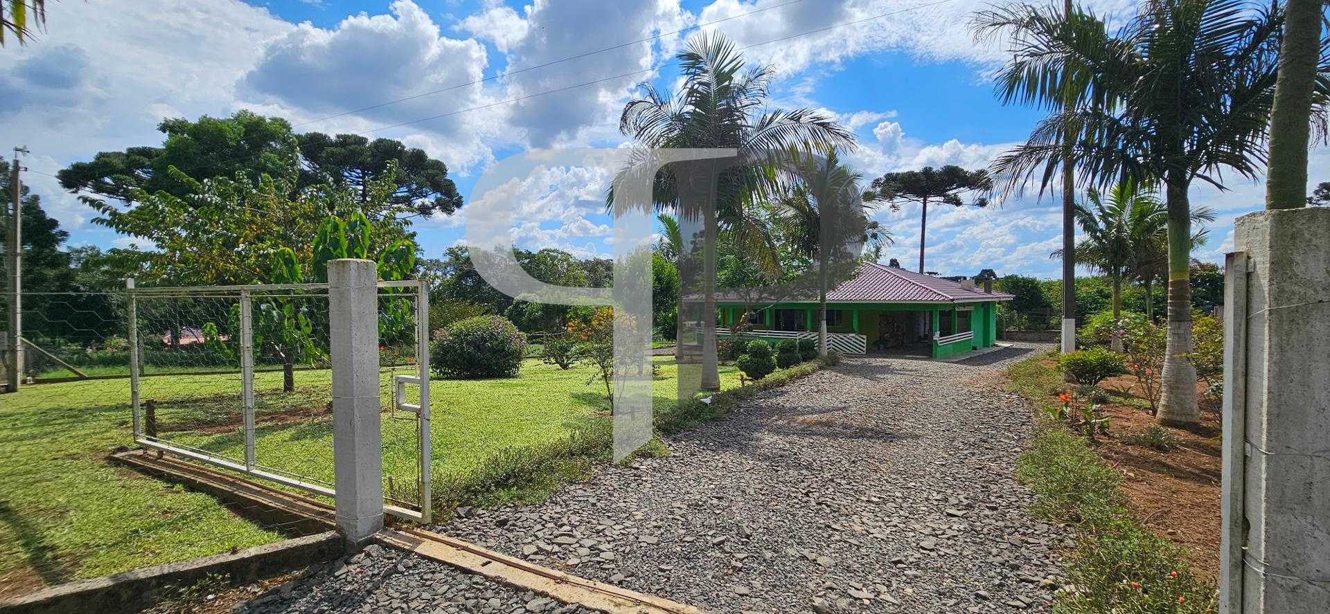 Chácara produtiva na Lapa com pomar completo, estrutura rural ...