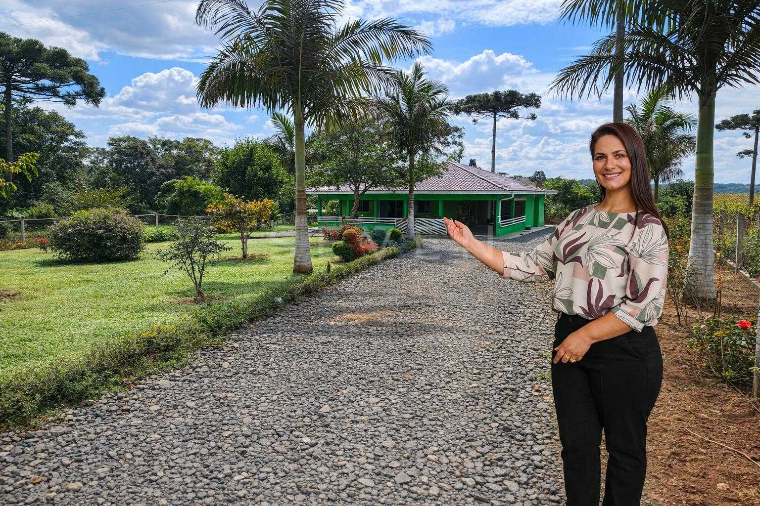 Chácara produtiva na Lapa com pomar completo, estrutura rural ...