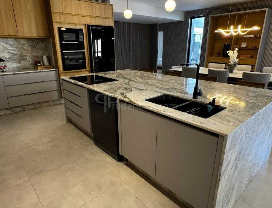 Casa com 3 dormitórios à venda,420.00 m , alto boqueirão, CURI...