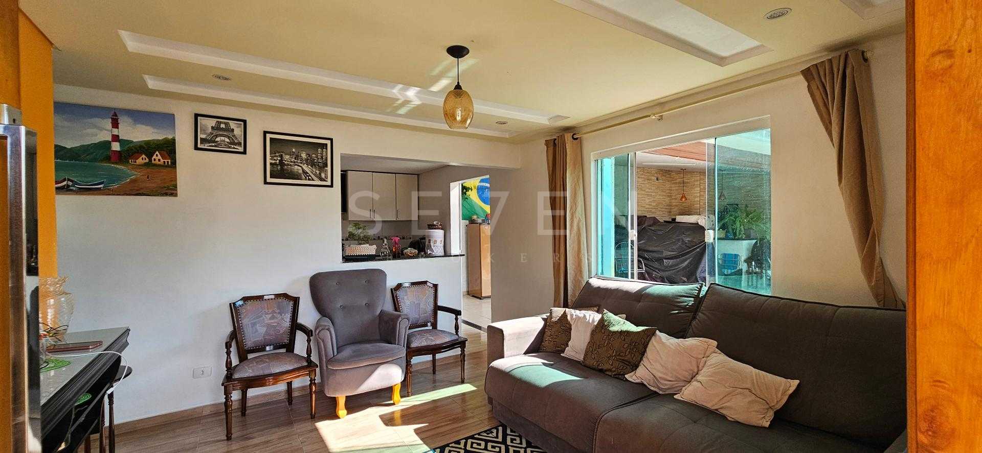 Casa à venda com amplo terreno, Santa Cândida, CURITIBA - PR